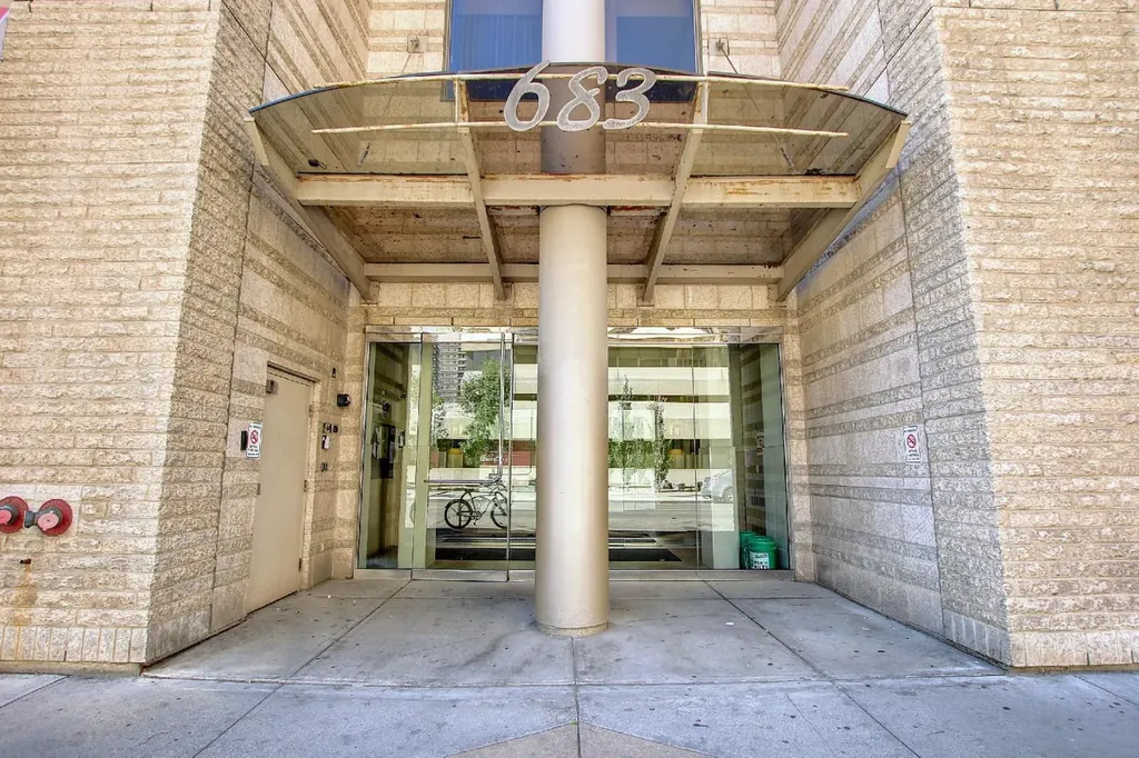683 10 Street SW Calgary AB T2P 5G3