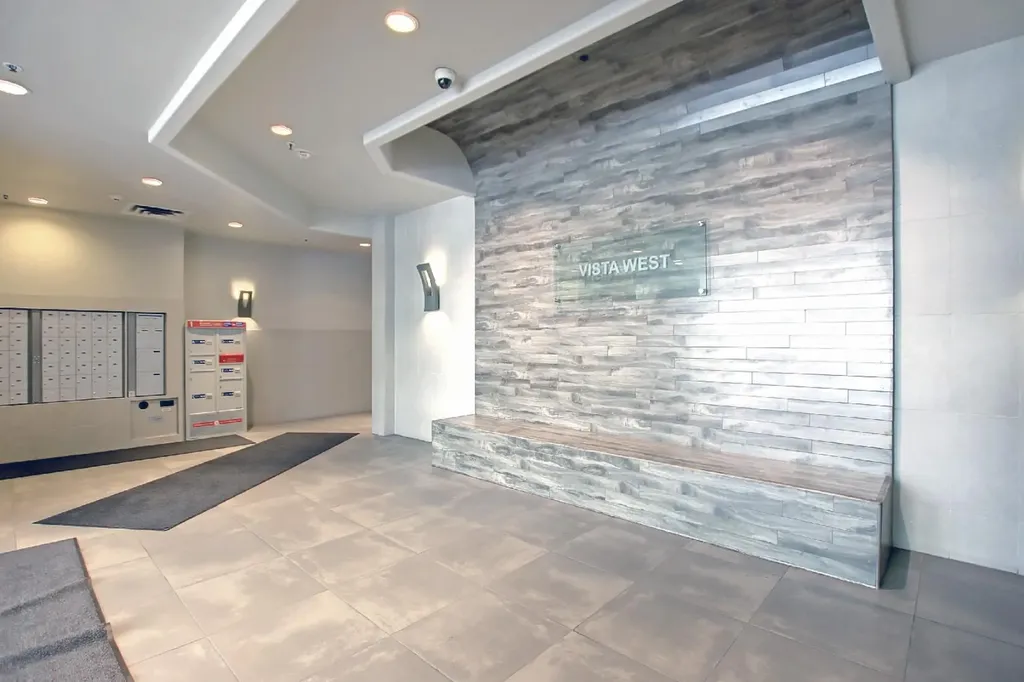 683 10 Street SW Calgary AB T2P 5G3