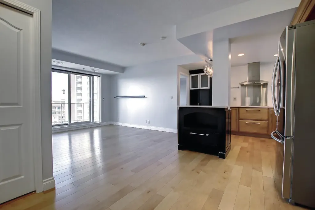 683 10 Street SW Calgary AB T2P 5G3