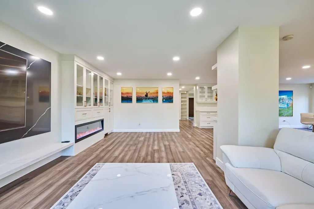 252 Edgebank Circle NW Calgary AB T3A 4W1