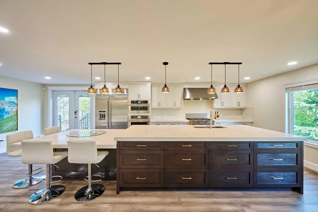 252 Edgebank Circle NW Calgary AB T3A 4W1