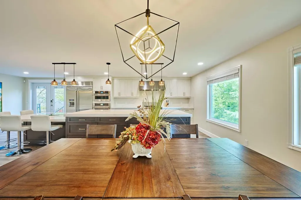 252 Edgebank Circle NW Calgary AB T3A 4W1