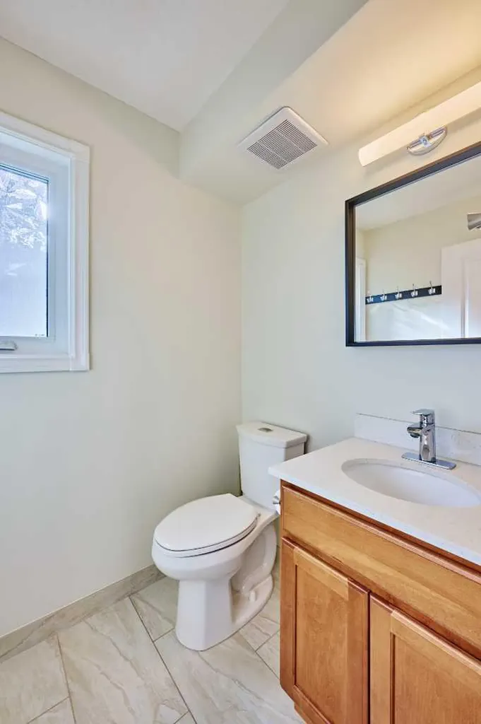252 Edgebank Circle NW Calgary AB T3A 4W1