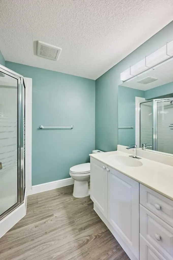 252 Edgebank Circle NW Calgary AB T3A 4W1