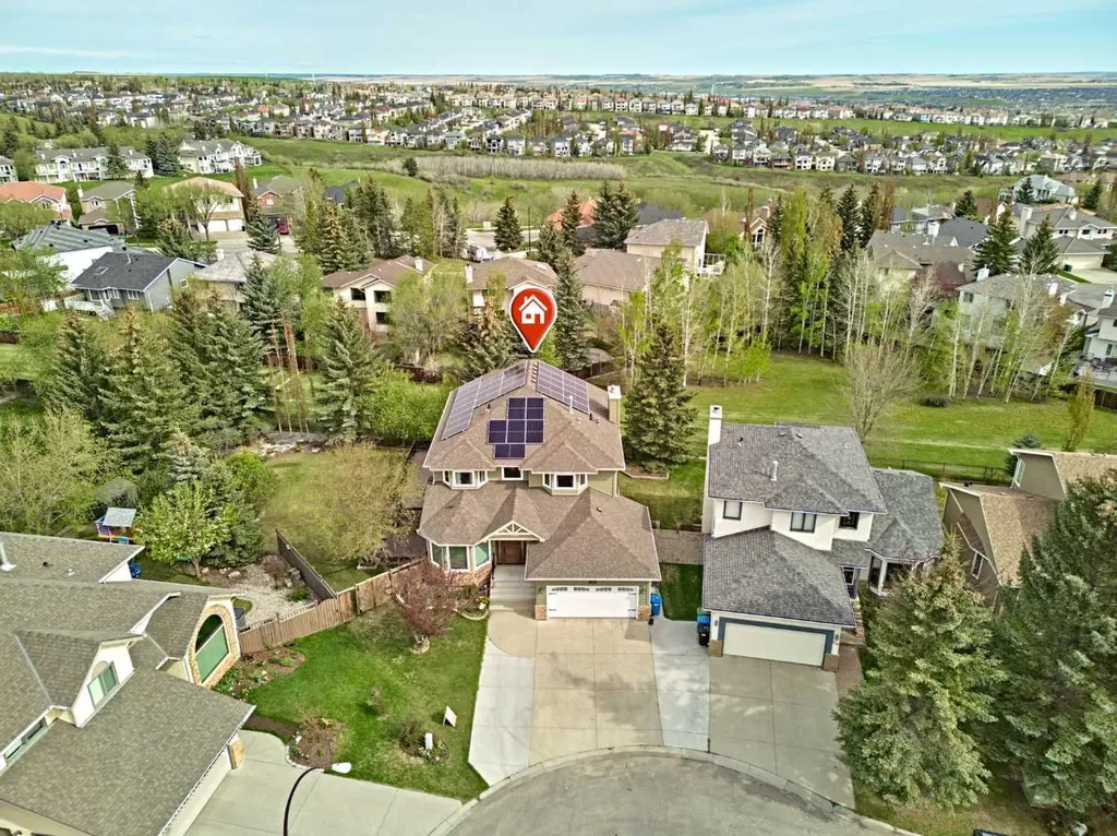 252 Edgebank Circle NW Calgary AB T3A 4W1