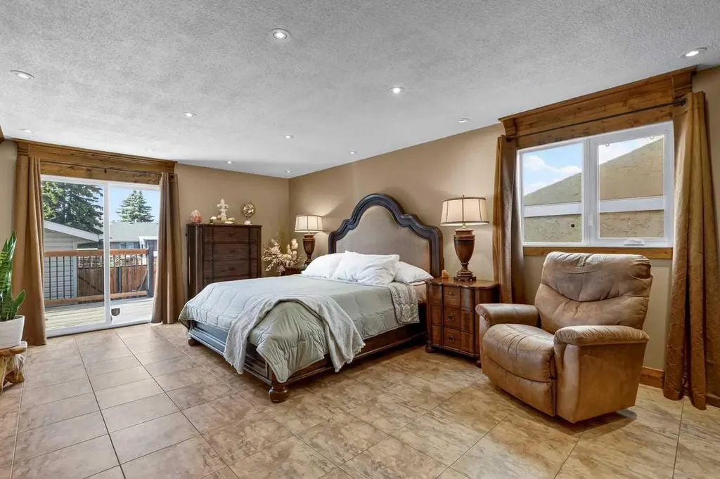 216 Castleridge Drive NE Calgary AB T3J 1X3