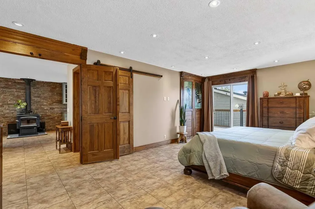 216 Castleridge Drive NE Calgary AB T3J 1X3
