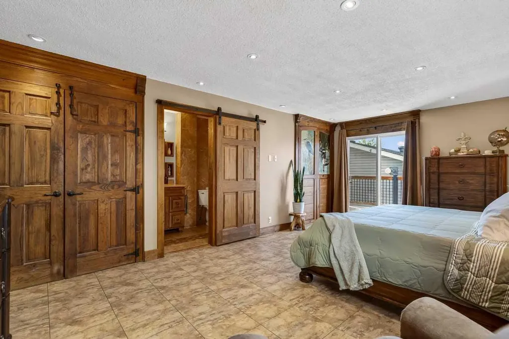 216 Castleridge Drive NE Calgary AB T3J 1X3