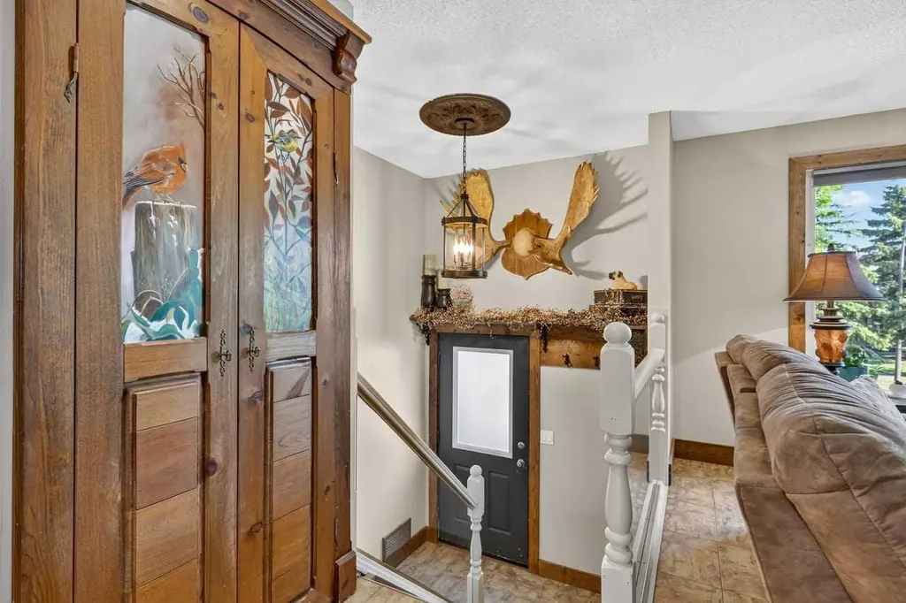 216 Castleridge Drive NE Calgary AB T3J 1X3