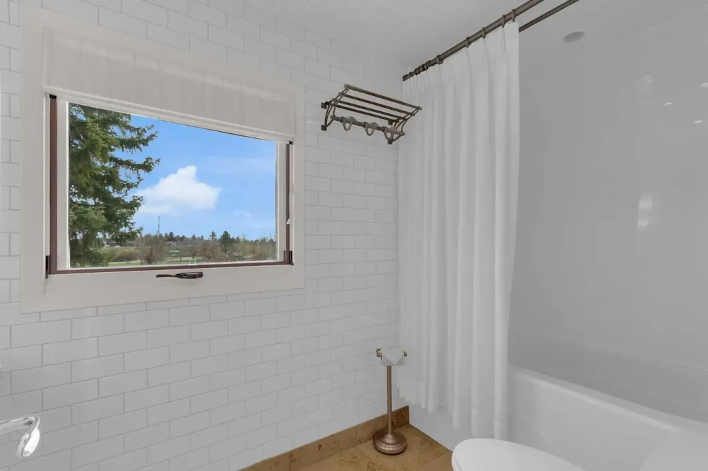 4615 14a Street SW Calgary AB T2T 3Y4