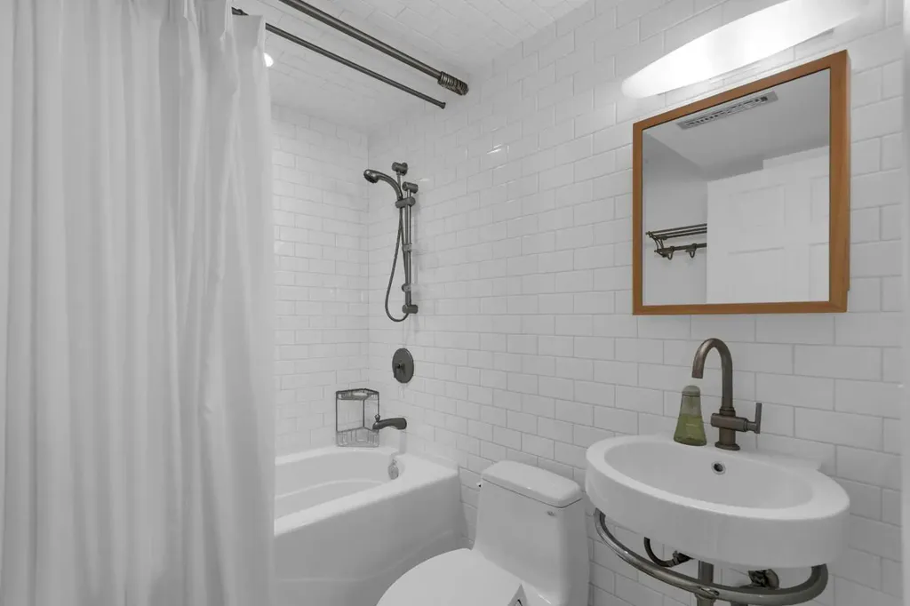 4615 14a Street SW Calgary AB T2T 3Y4