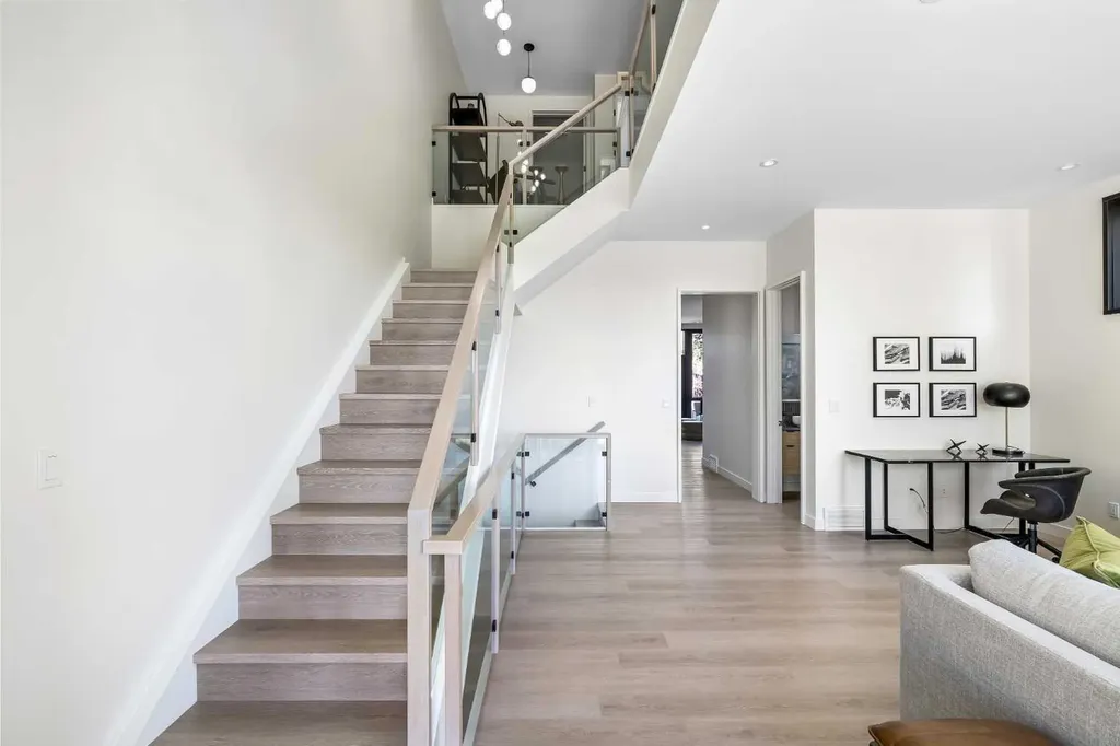 3B Willow Crescent SW Calgary AB T3C 3B8