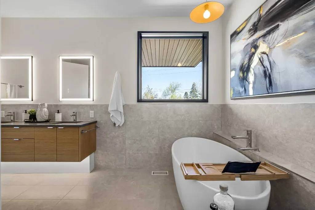 3B Willow Crescent SW Calgary AB T3C 3B8