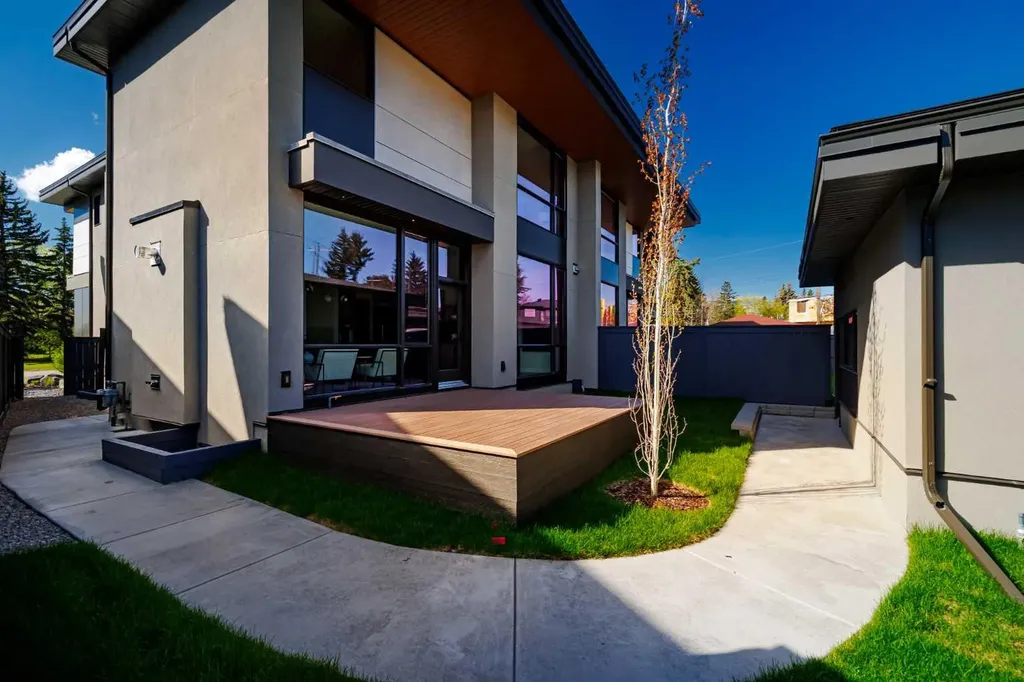 3B Willow Crescent SW Calgary AB T3C 3B8