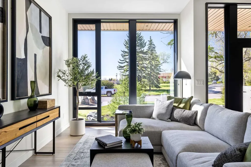 3B Willow Crescent SW Calgary AB T3C 3B8