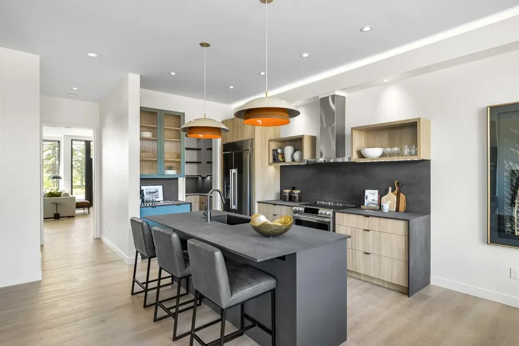 3B Willow Crescent SW Calgary AB T3C 3B8