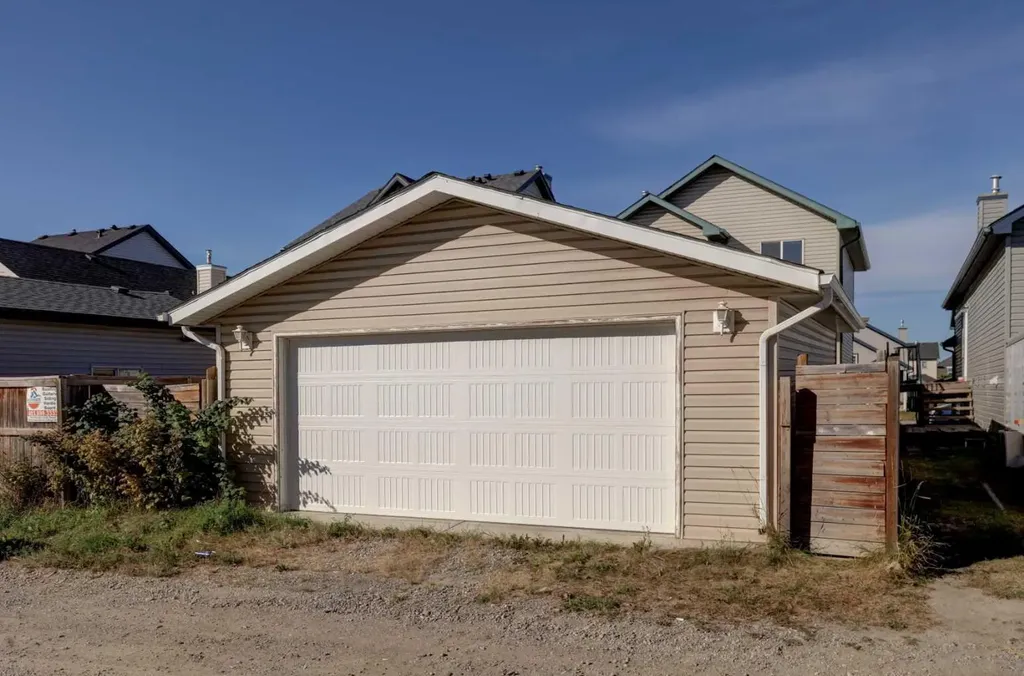 179 Saddlemead Green NE Calgary AB T3J 4M8
