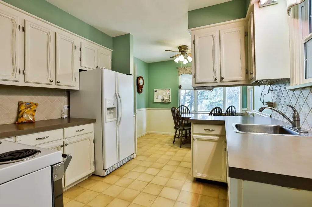 1047 16 Street S Lethbridge AB T1K 1X3