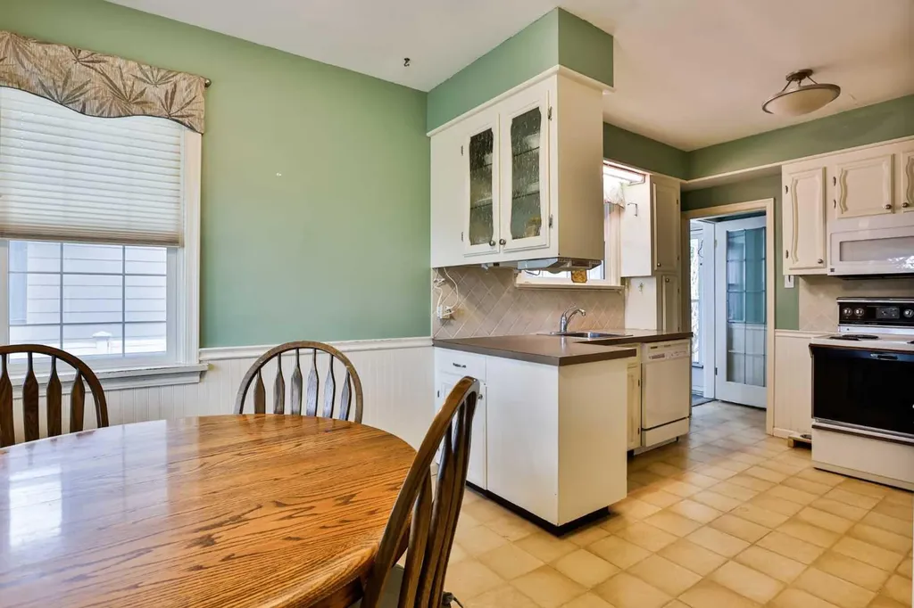 1047 16 Street S Lethbridge AB T1K 1X3