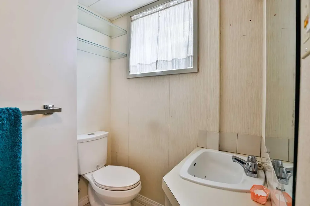 1047 16 Street S Lethbridge AB T1K 1X3