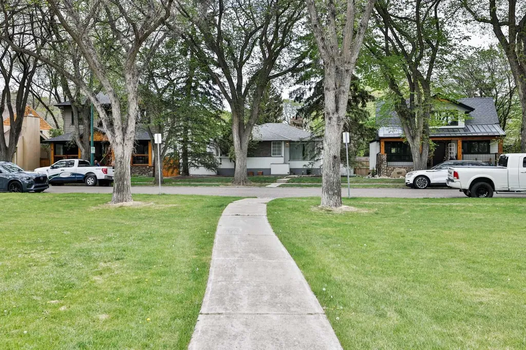 1047 16 Street S Lethbridge AB T1K 1X3