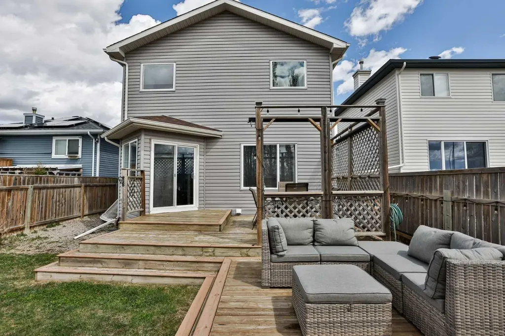 142 Peigan Court W Lethbridge AB T1K 7N2