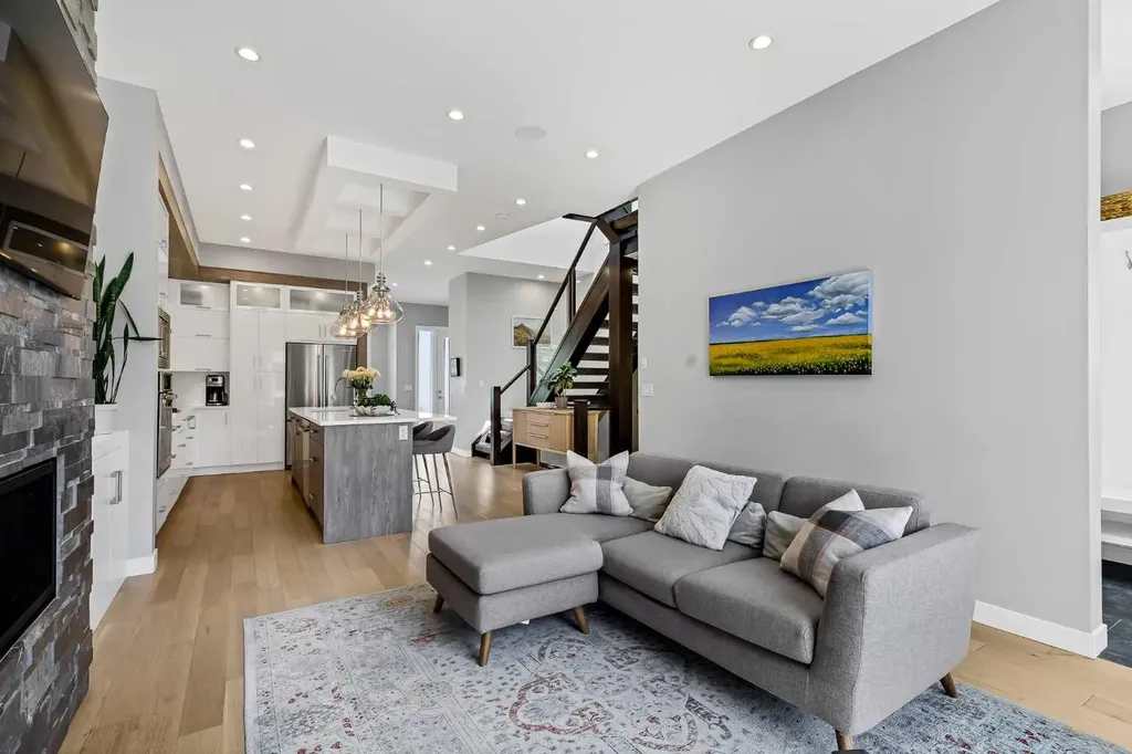 3205 Kinsale Road SW Calgary AB T3E 4S1