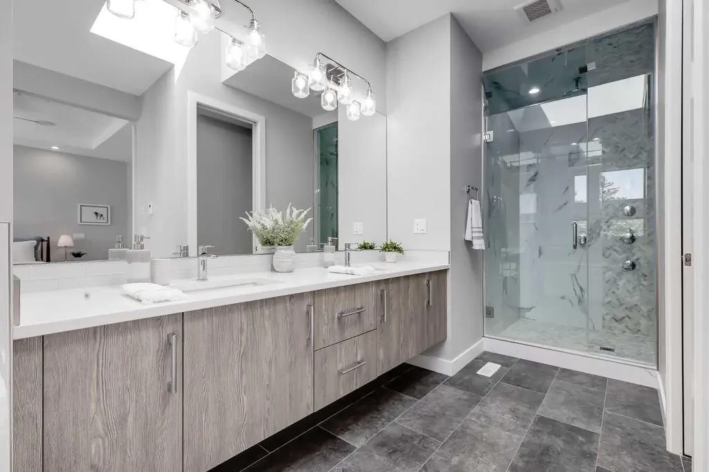 3205 Kinsale Road SW Calgary AB T3E 4S1