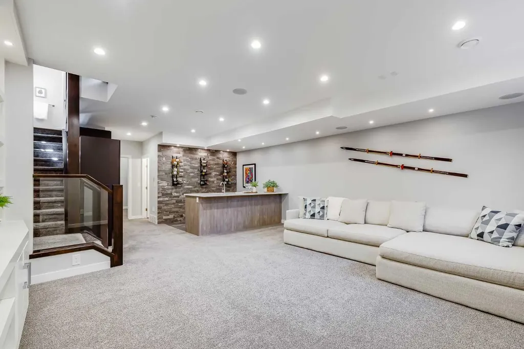 3205 Kinsale Road SW Calgary AB T3E 4S1