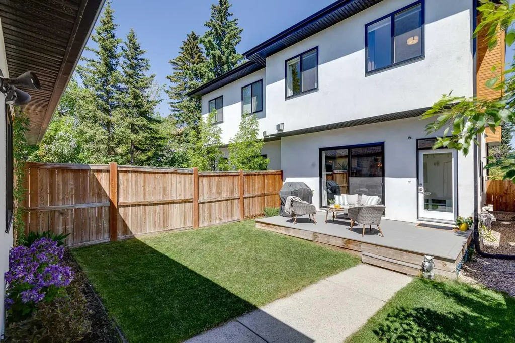 3205 Kinsale Road SW Calgary AB T3E 4S1