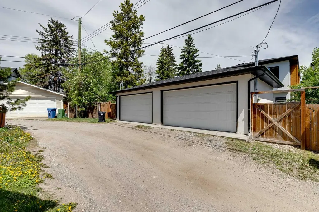 3205 Kinsale Road SW Calgary AB T3E 4S1