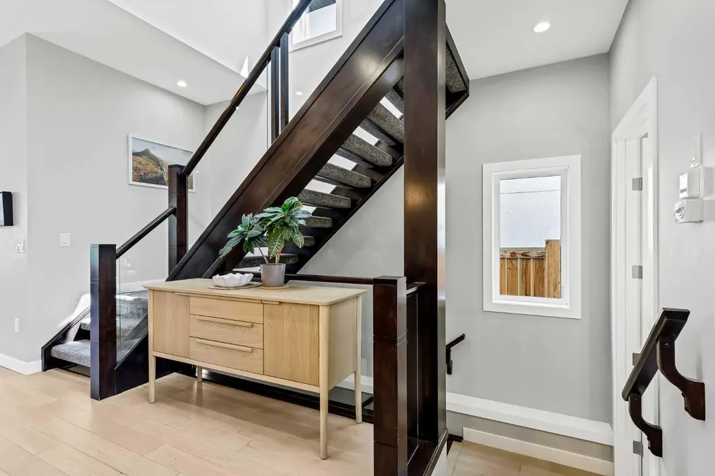 3205 Kinsale Road SW Calgary AB T3E 4S1