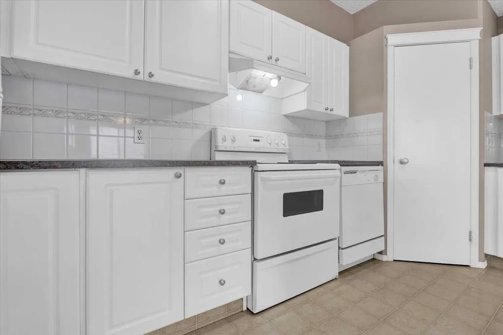 231 Tuscany Drive NW Calgary AB T3L 2H9