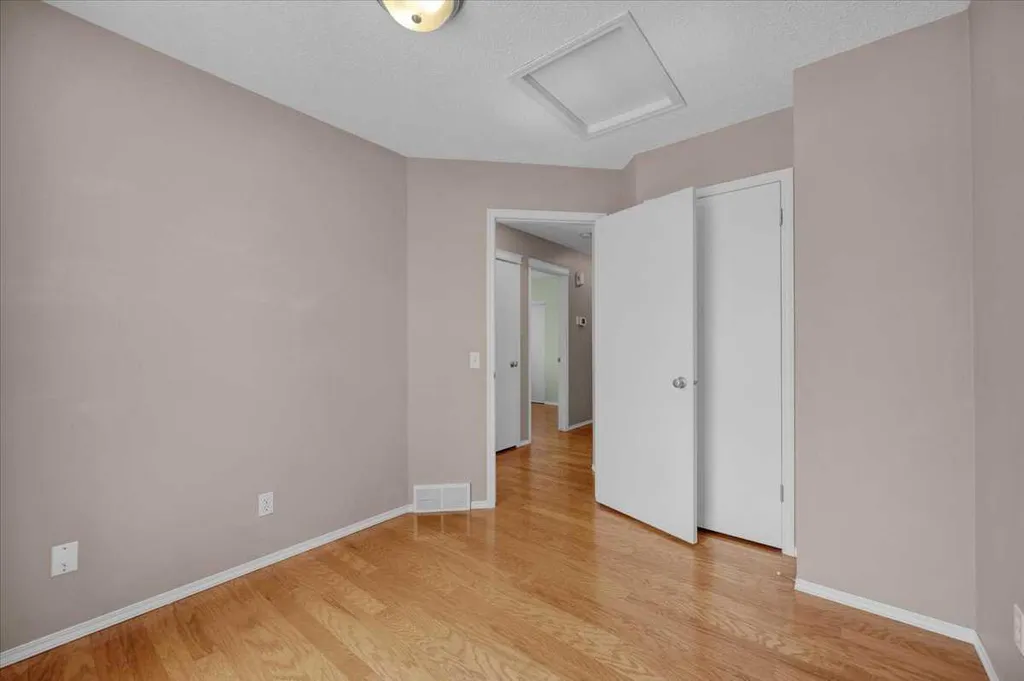 231 Tuscany Drive NW Calgary AB T3L 2H9