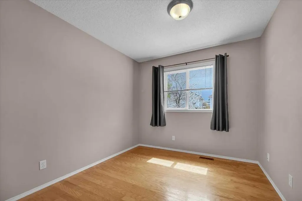 231 Tuscany Drive NW Calgary AB T3L 2H9