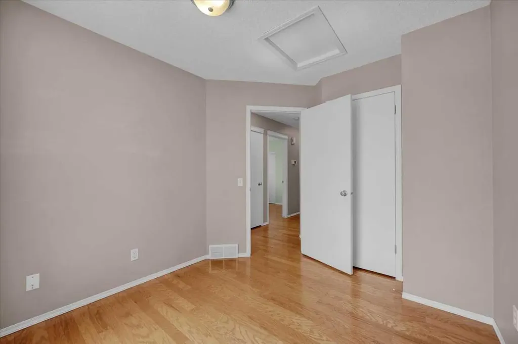 231 Tuscany Drive NW Calgary AB T3L 2H9