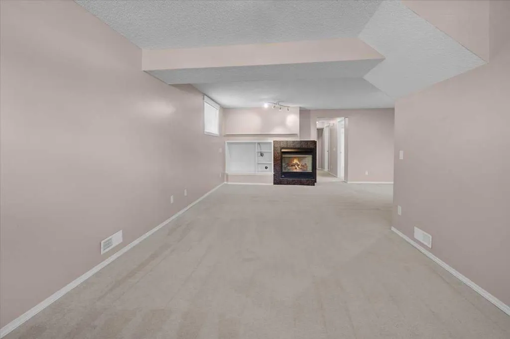 231 Tuscany Drive NW Calgary AB T3L 2H9