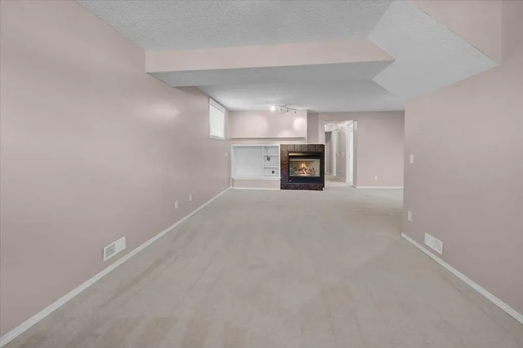 231 Tuscany Drive NW Calgary AB T3L 2H9