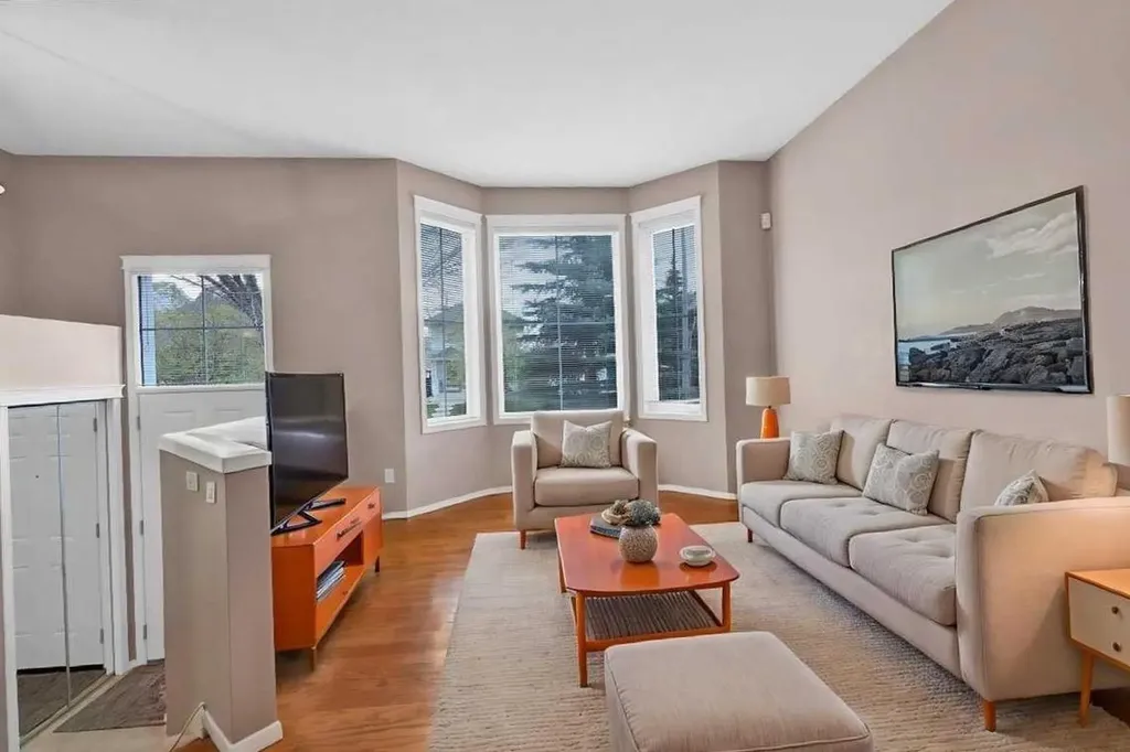 231 Tuscany Drive NW Calgary AB T3L 2H9