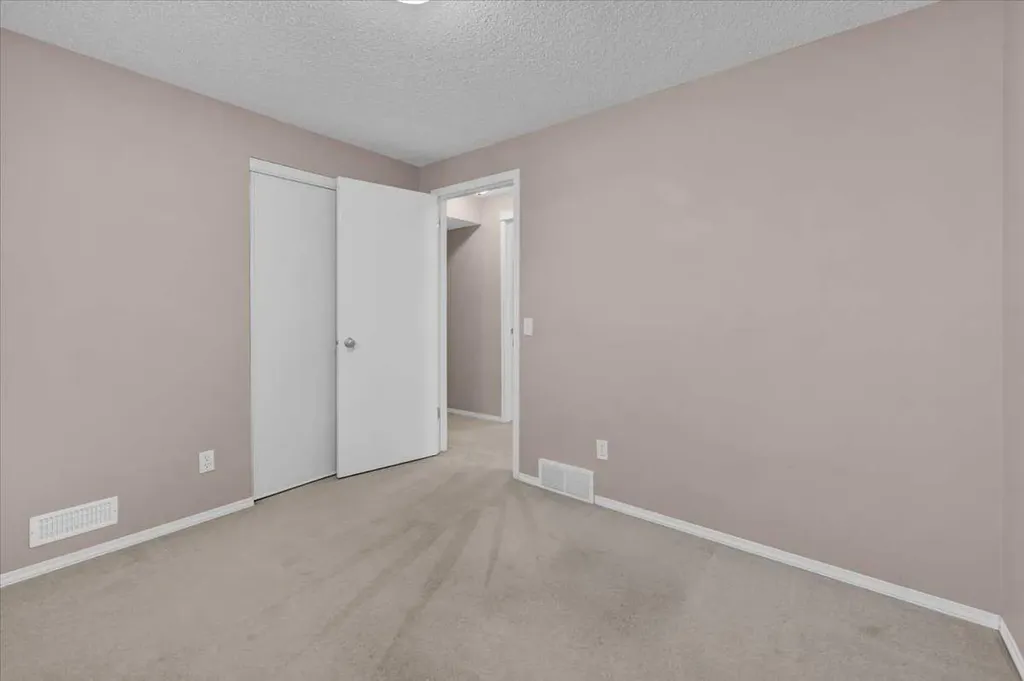 231 Tuscany Drive NW Calgary AB T3L 2H9