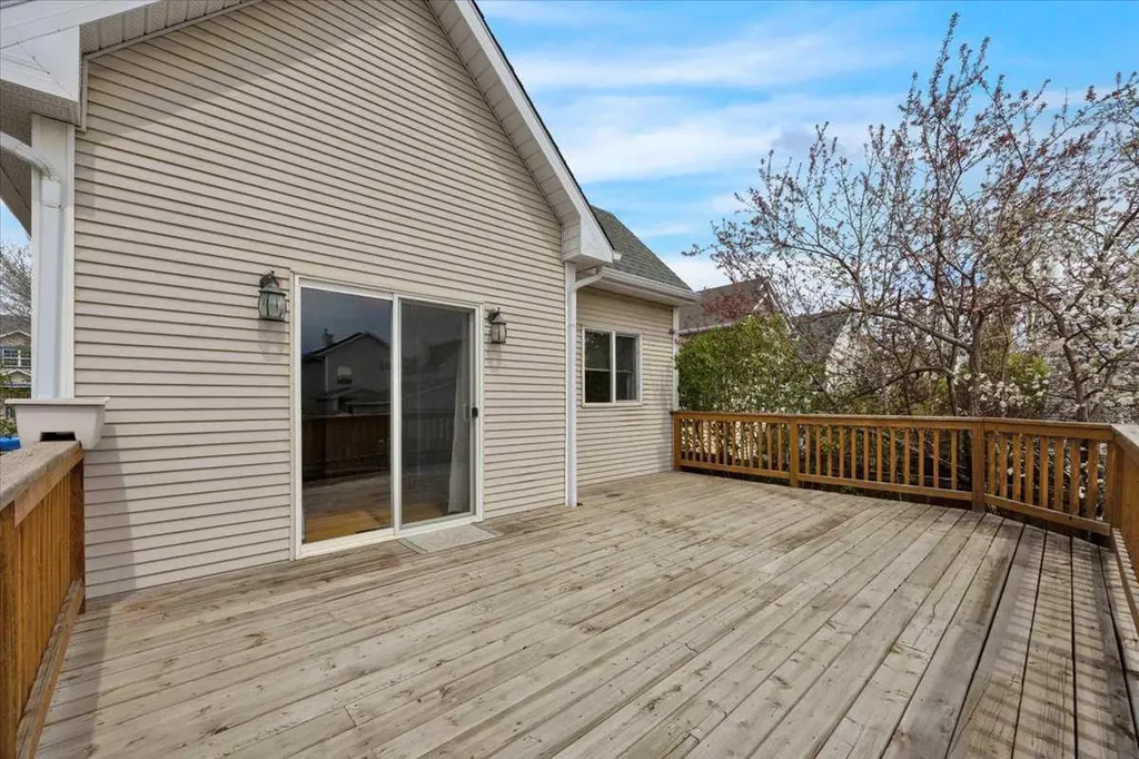 231 Tuscany Drive NW Calgary AB T3L 2H9