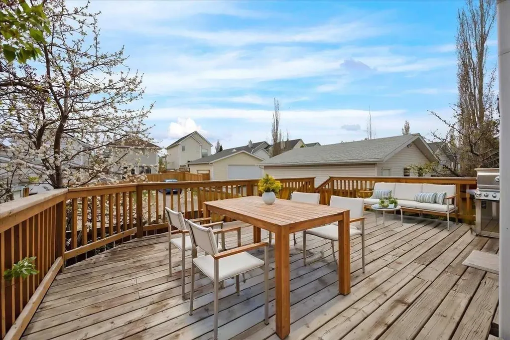 231 Tuscany Drive NW Calgary AB T3L 2H9