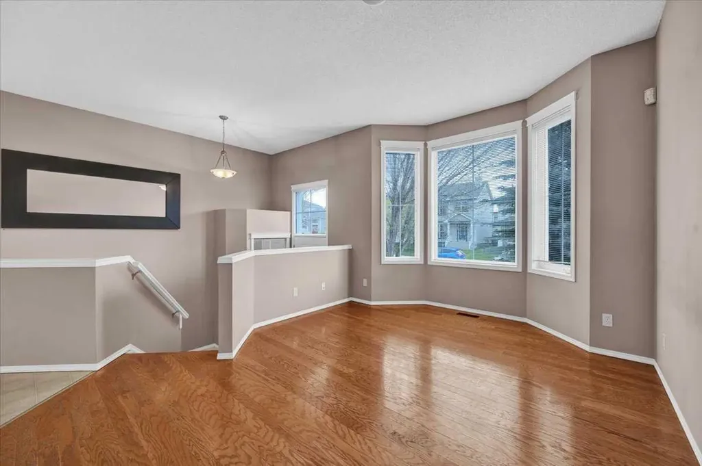 231 Tuscany Drive NW Calgary AB T3L 2H9