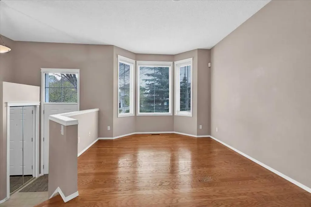 231 Tuscany Drive NW Calgary AB T3L 2H9