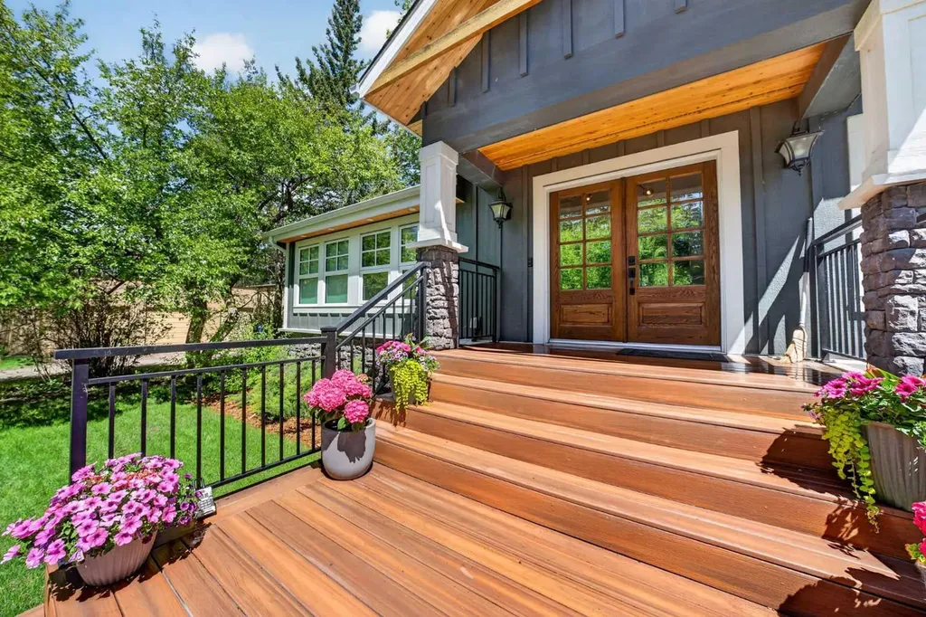 7136 Bow Crescent NW Calgary AB T3B 2B9