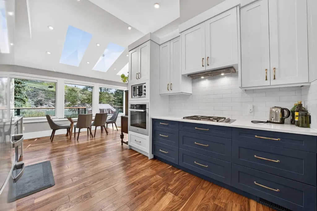 7136 Bow Crescent NW Calgary AB T3B 2B9