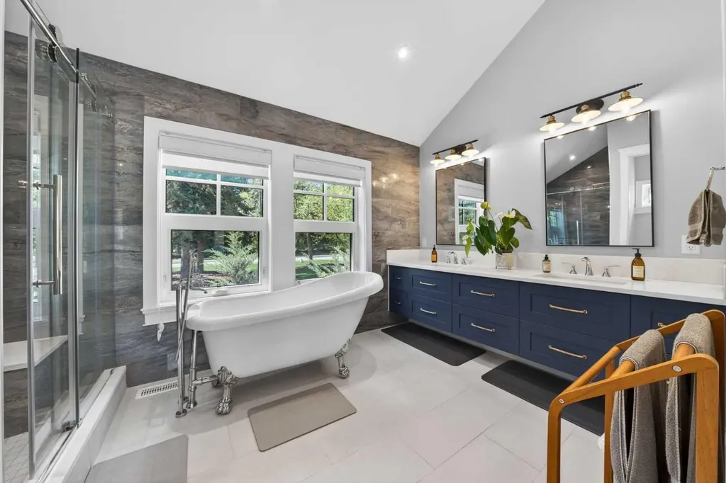 7136 Bow Crescent NW Calgary AB T3B 2B9
