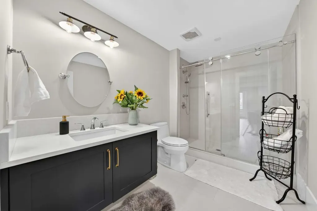 7136 Bow Crescent NW Calgary AB T3B 2B9