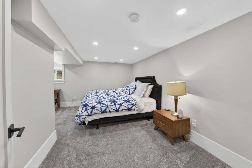 7136 Bow Crescent NW Calgary AB T3B 2B9