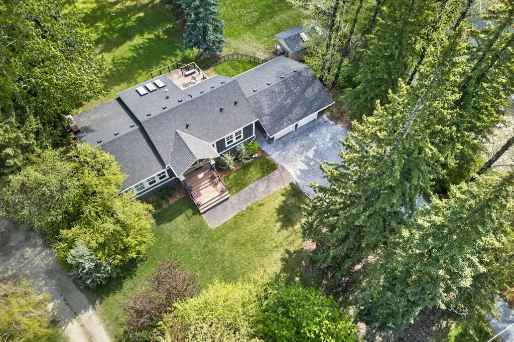7136 Bow Crescent NW Calgary AB T3B 2B9